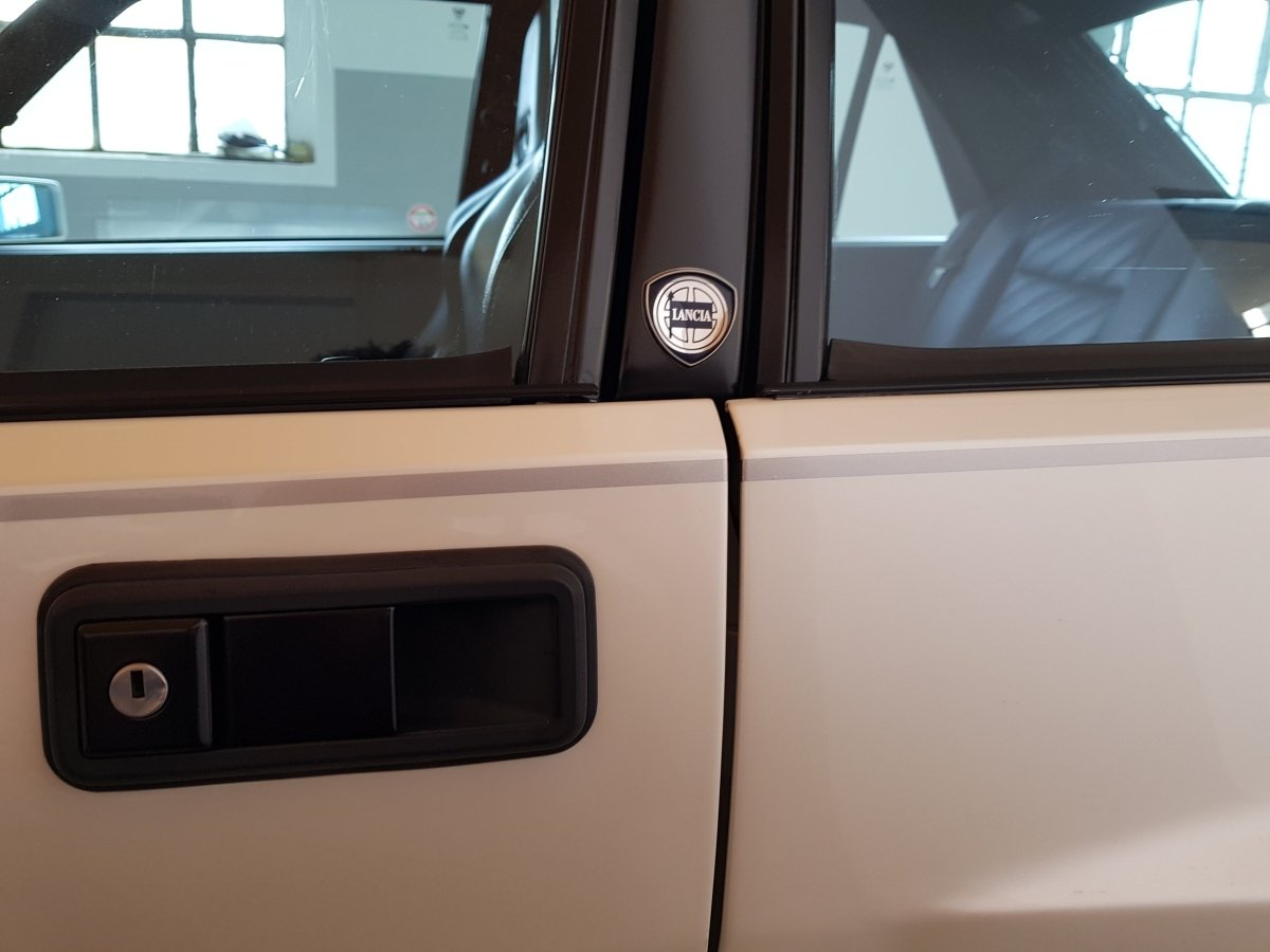 Lancia Delta HF Integrale Evoluzione Blue Lagos and White Pearl Stripes - Giacomo Baj