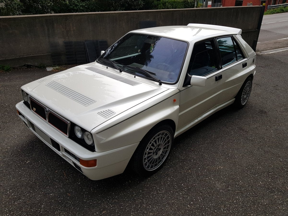 Lancia Delta HF Integrale Evoluzione Blue Lagos and White Pearl Stripes - Giacomo Baj
