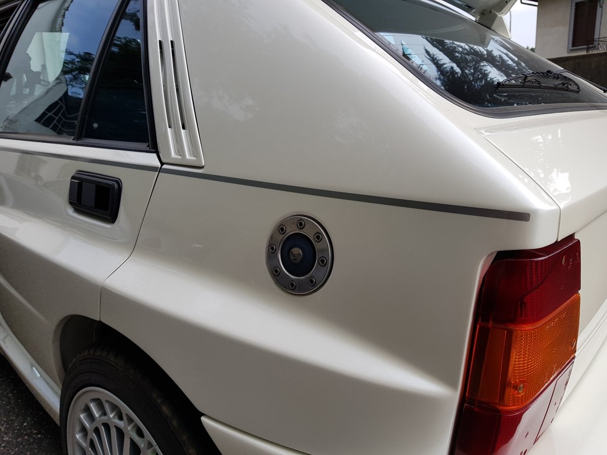 Lancia Delta HF Integrale Evoluzione Blue Lagos and White Pearl Stripes - Giacomo Baj