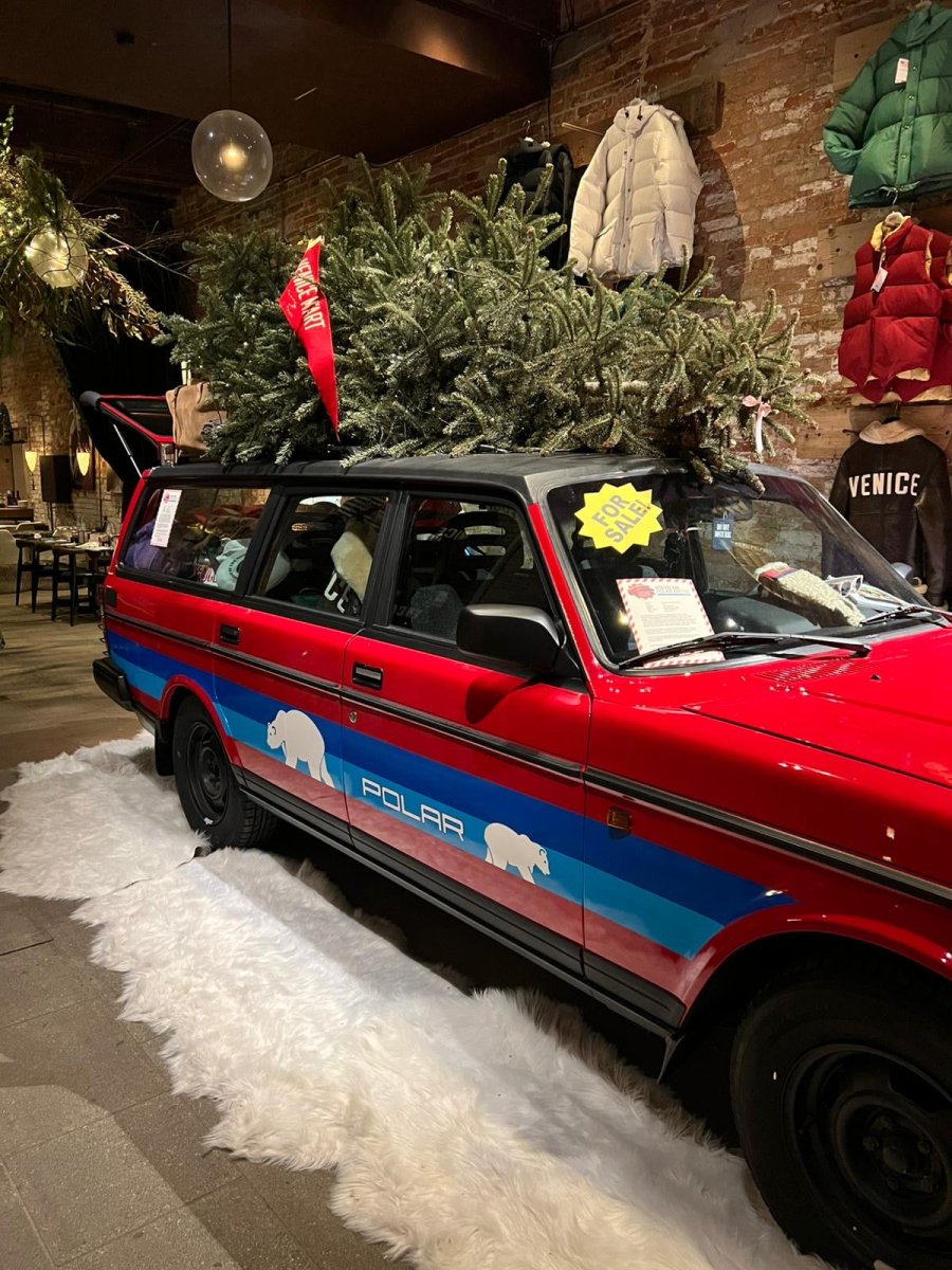 Volvo 240 Polar - Giacomo Baj