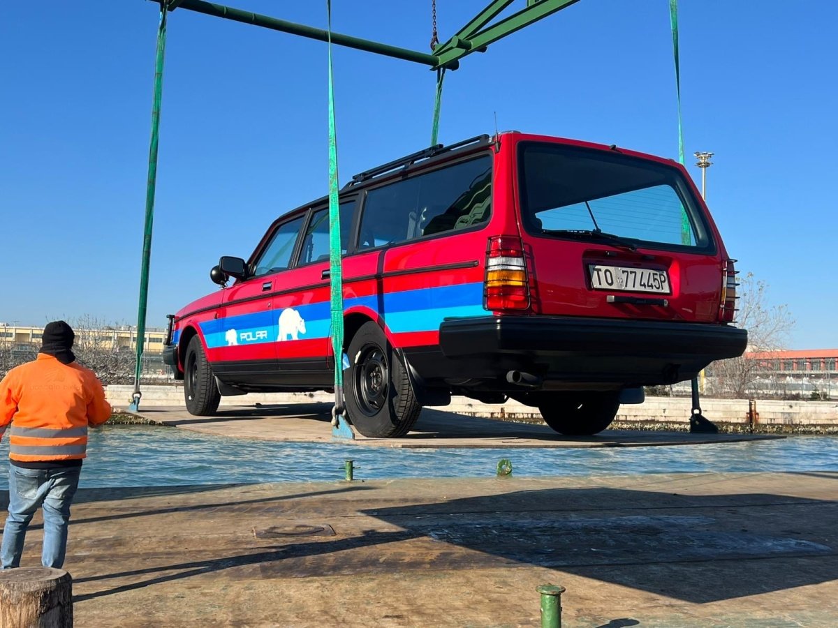 Volvo 240 Polar - Giacomo Baj